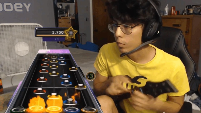 Лучший игрок в Guitar Hero оказался читером