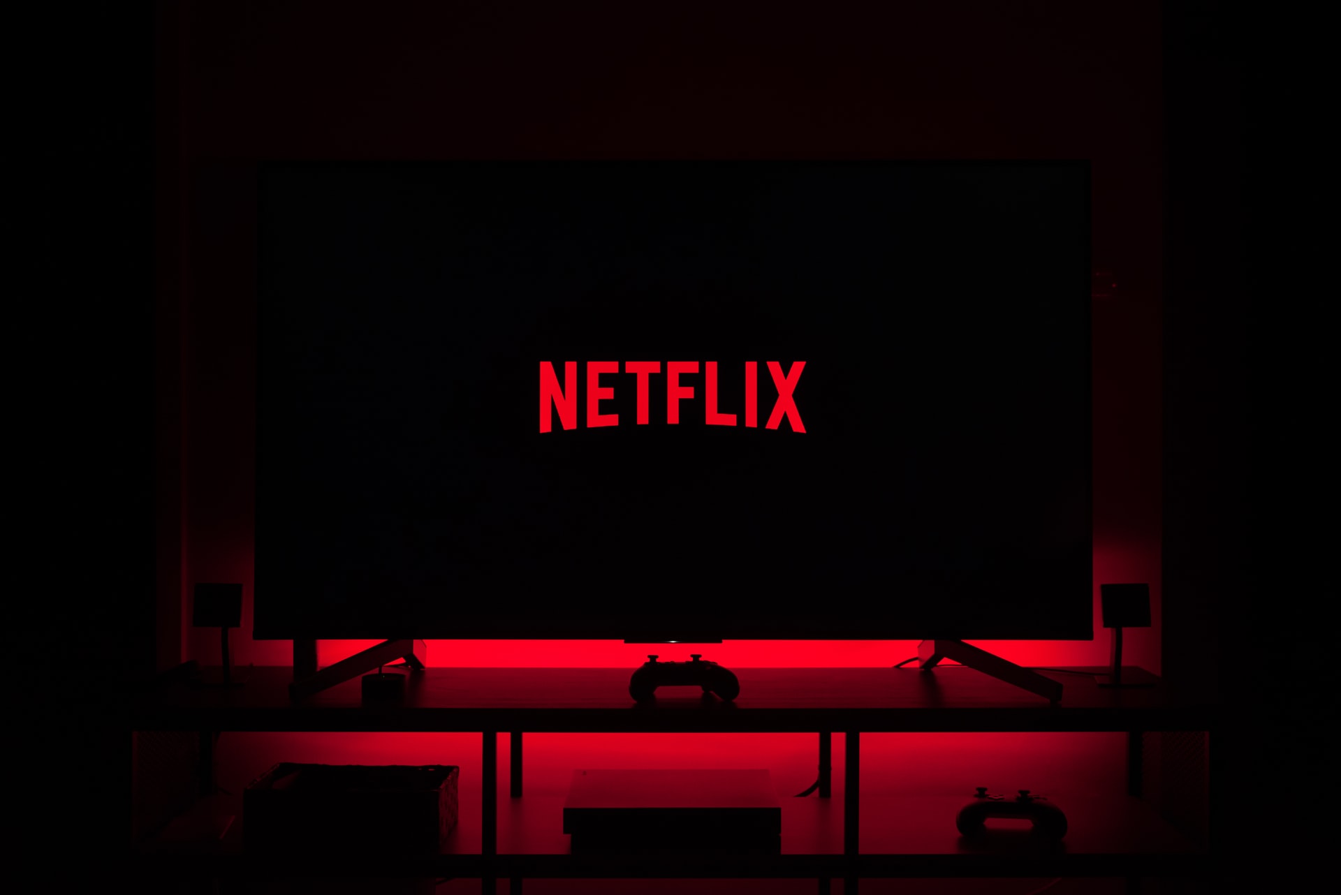 Netflix теряет подписчиков, но акции растут