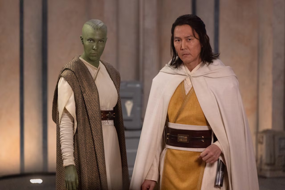 Disney убирает из магазинов мерч по «Аколиту»