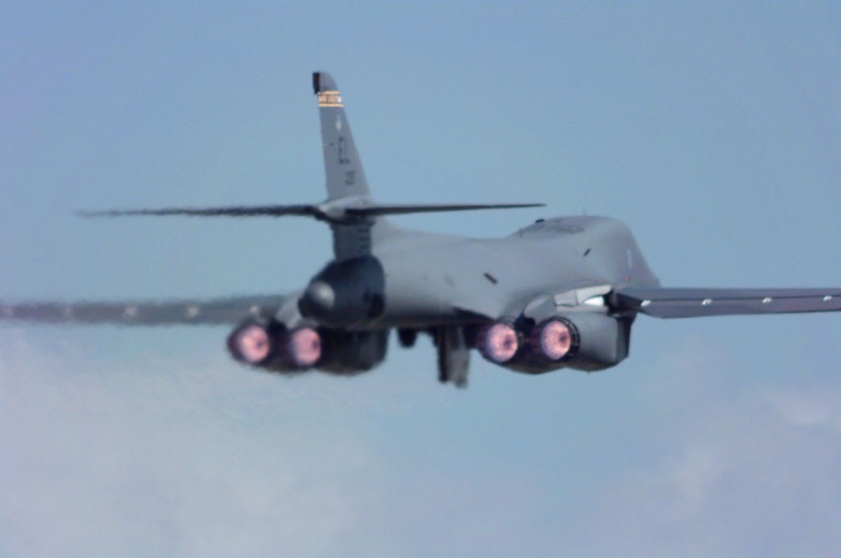 У RAF Fairford задержали несколько человек по подозрению в нарушениях закона о взрывчатке