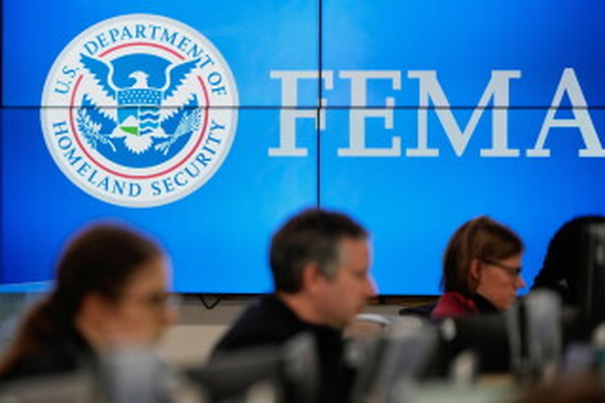 Суд признал незаконным план сократить штат FEMA вдвое