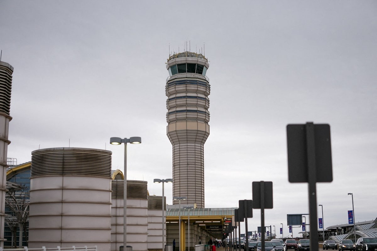FAA начала использовать ИИ‑систему SMART для управления рейсами над Вашингтоном