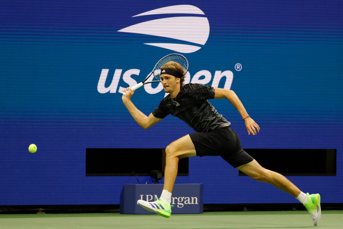 Зверев выиграл US Open и взял второй турнир Большого шлема за сезон