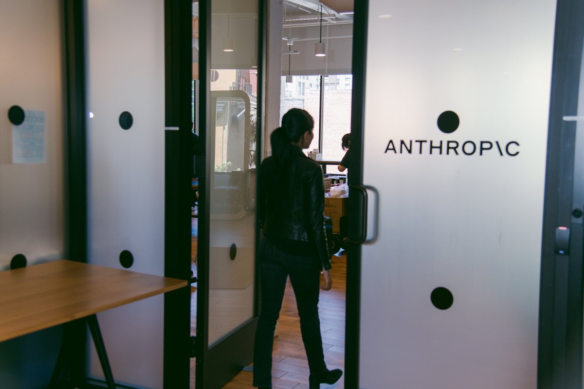 Основатели Anthropic закрепят за собой 50,1% голосов после IPO