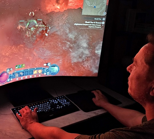 Илон Маск решил стать стримером Diablo IV