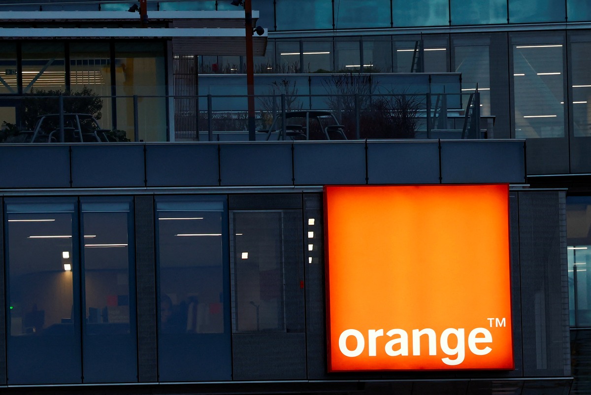 Крупный сбой Orange нарушил звонки, SMS и мобильный интернет во Франции