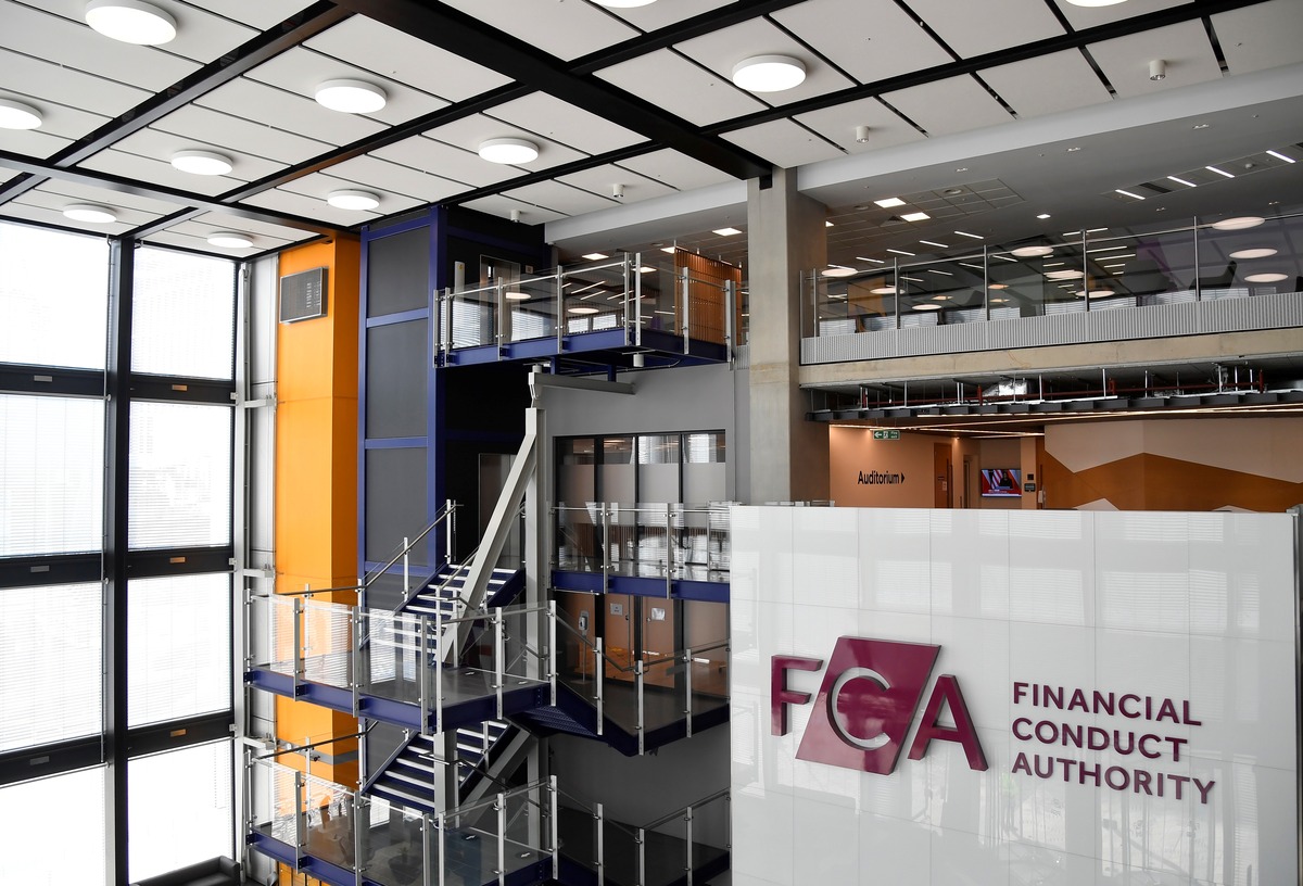 FCA предложила границы лицензирования DeFi-интерфейсов и операций со стейблкоинами