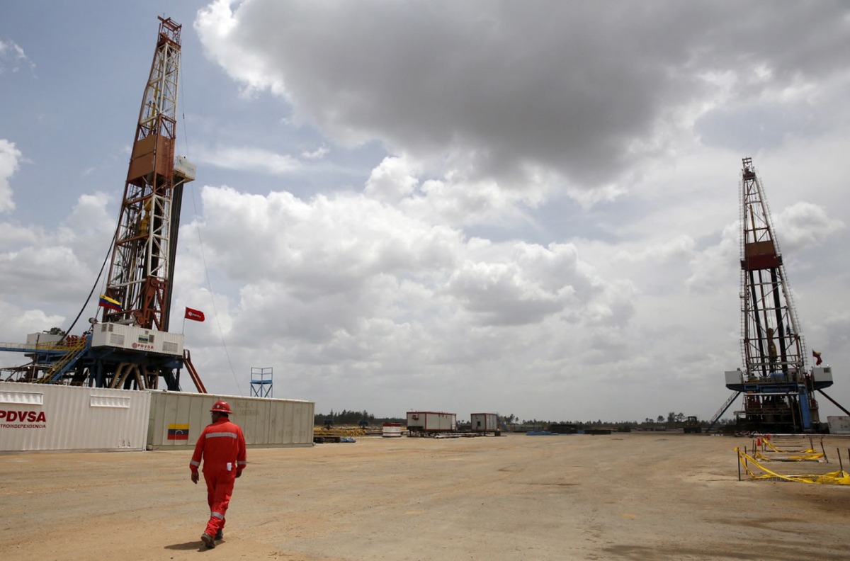 В Венесуэлу начали возвращаться нефтесервисы и буровые