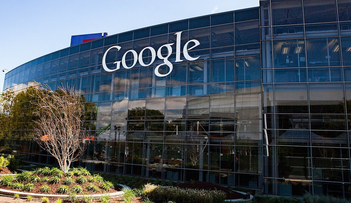 Суд отклонил иски Chegg и Penske к Google из-за AI Overviews